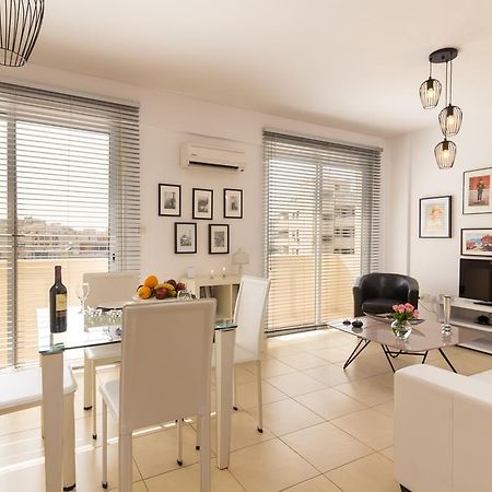 شقة لارنكا  في Elena Court Apt 401 المظهر الخارجي الصورة