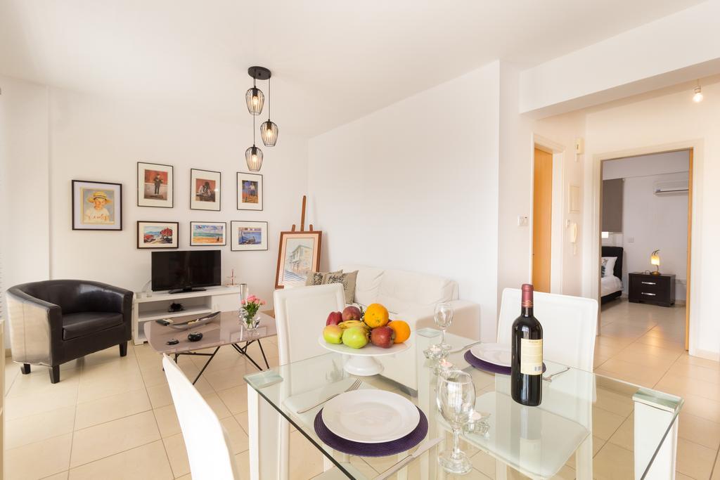 شقة لارنكا  في Elena Court Apt 401 المظهر الخارجي الصورة