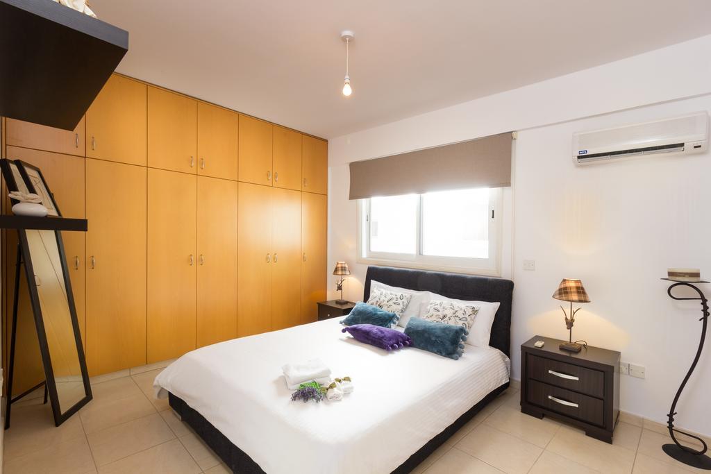 شقة لارنكا  في Elena Court Apt 401 المظهر الخارجي الصورة