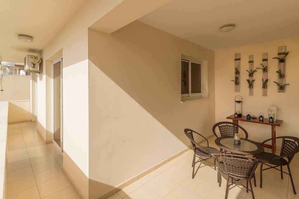 شقة لارنكا  في Elena Court Apt 401 المظهر الخارجي الصورة